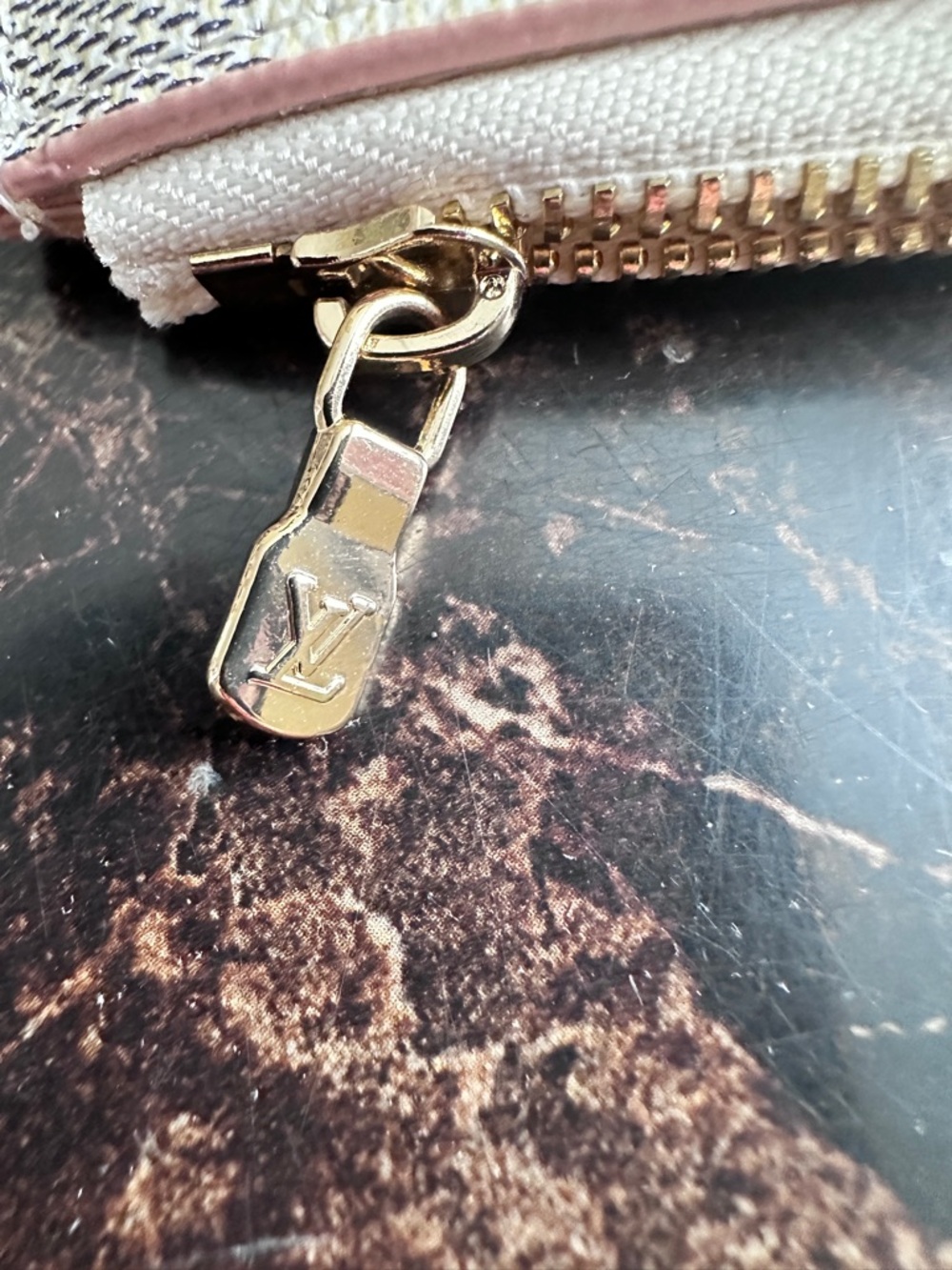 NIB- Louis Vuitton Damier Azur Key Ring Wallet - Picture 12 of 15
